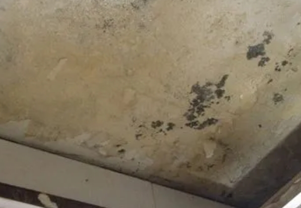 平凉市阳台漏水维修公司分享下平凉市卫生间渗水维修需要注意哪些问题。